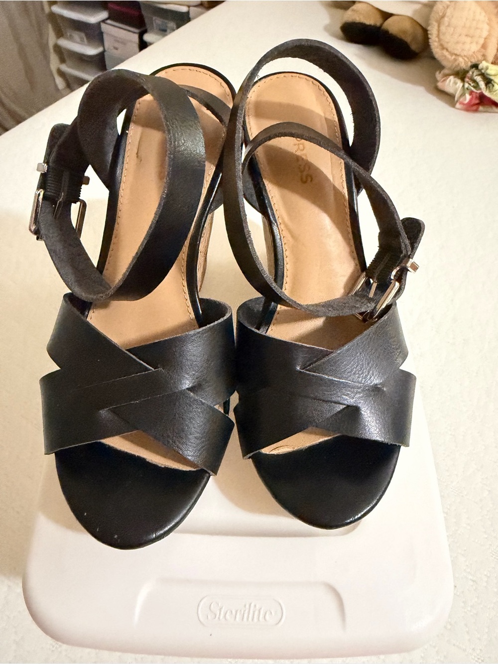 Express Black Good Condition Size 6 Crisscross Leather Ankle-Strap Platforms